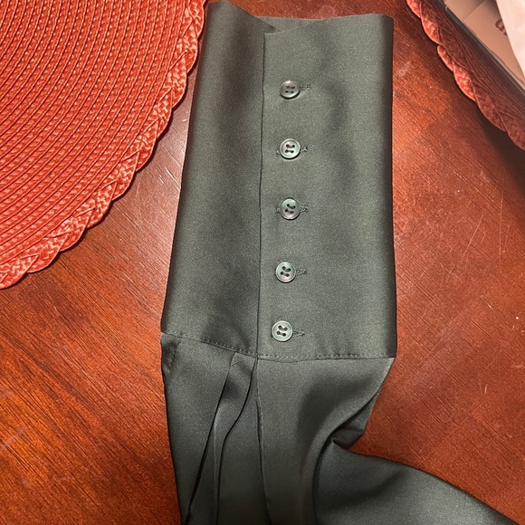 H&M / Medium/ Green blouse - Picture 3 of 4